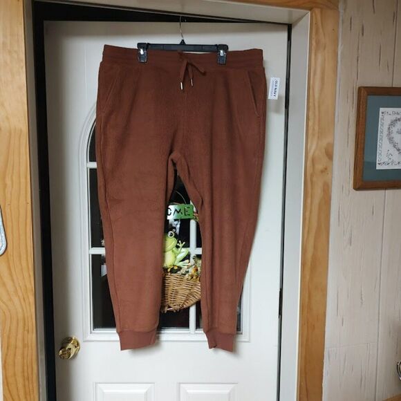 New Old Navy Rust Colored Sherpa Joggers Size Women's XXL - Picture 1 of 3